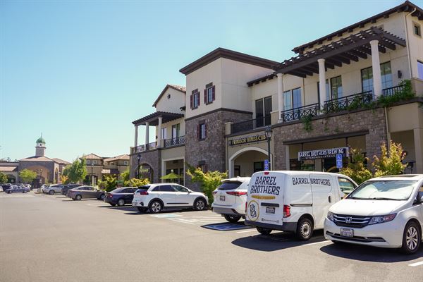 Barrel Brothers Brewing Kitchen & Cocktails