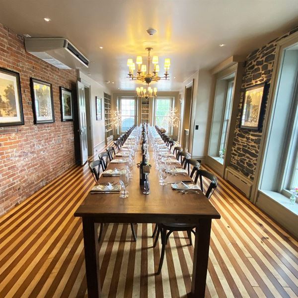 Farmer’s Creekside Tavern & Inn