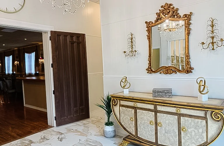 Renaissance Room at Piazza Italia