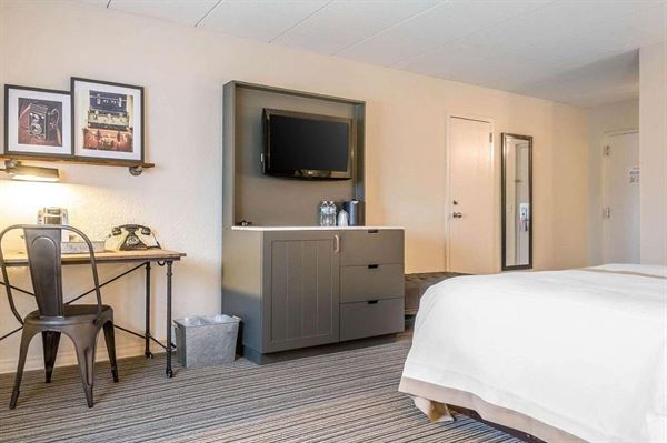 Envision Hotels Saint Paul South