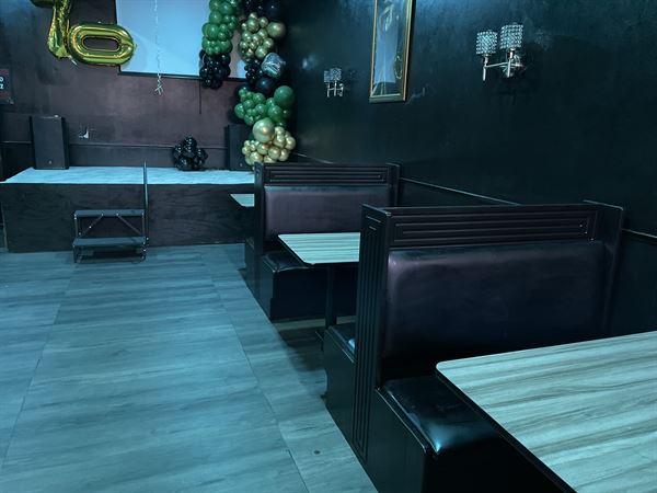 Food Geez Restaurant & Lounge