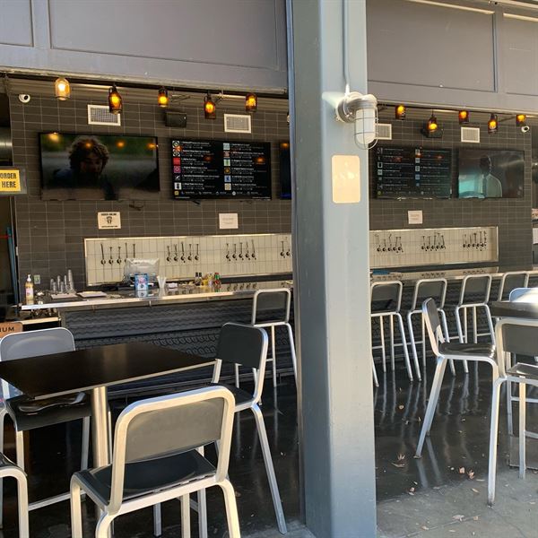 MoJo's Local Tap & Kitchen