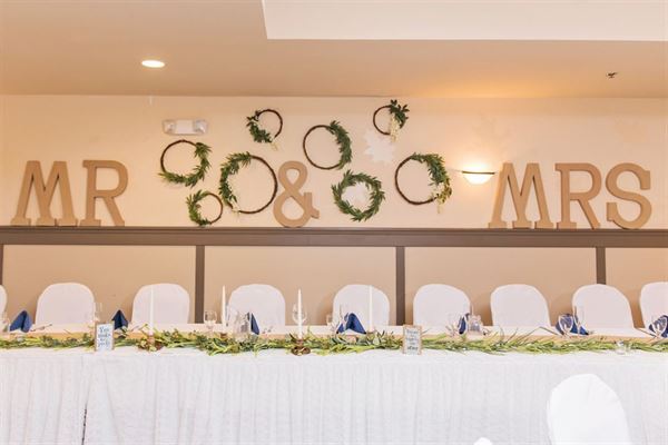 Aston Oaks Banquet Center