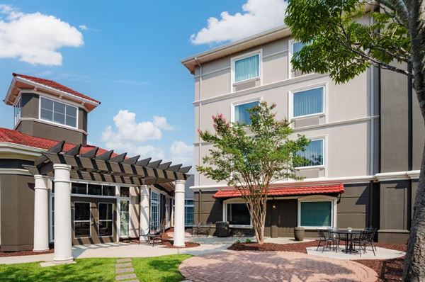 La Quinta Inn & Suites by Wyndham Myrtle Beach Broadway Area