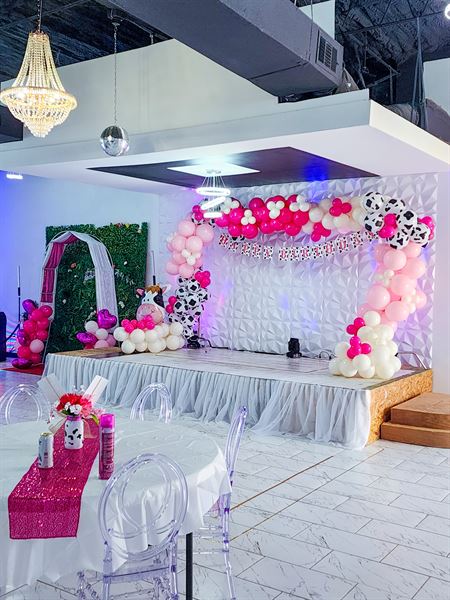 Funquol Luxury Events Center