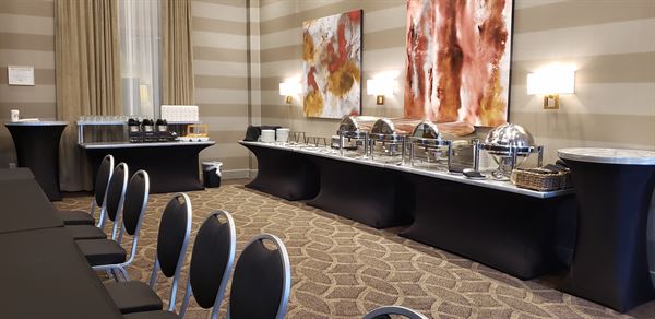 Moxies & Sandman Hotel Hamilton