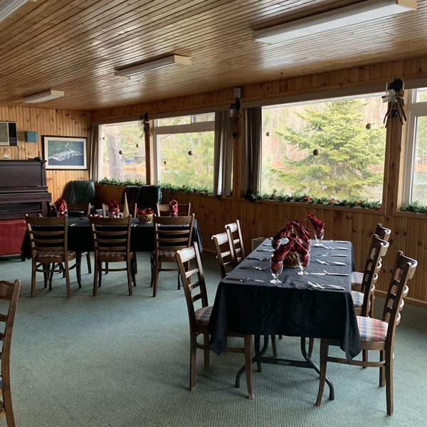 Spectacle Lake Lodge