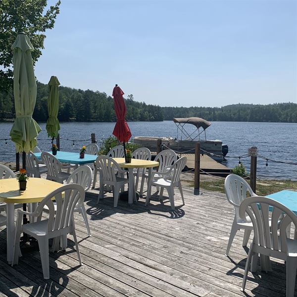 Spectacle Lake Lodge