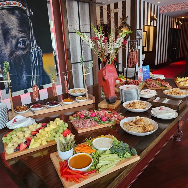 Red Horse White Plains by David Burke