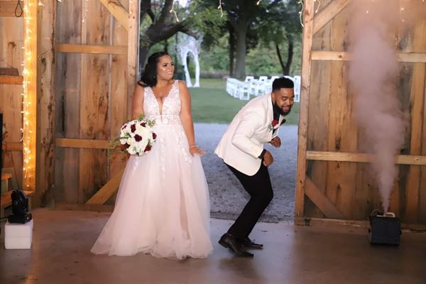 Twin Oaks Manor Barn Weddings and Receptions