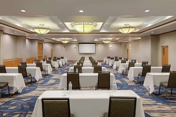 DoubleTree by Hilton Richmond Airport