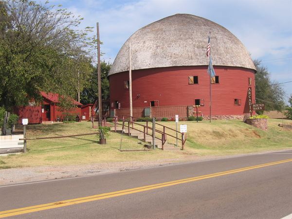 Arcadia Round Barn