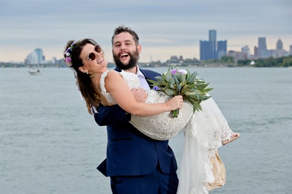 Marci Curtis - Michigan Wedding Photojournalist