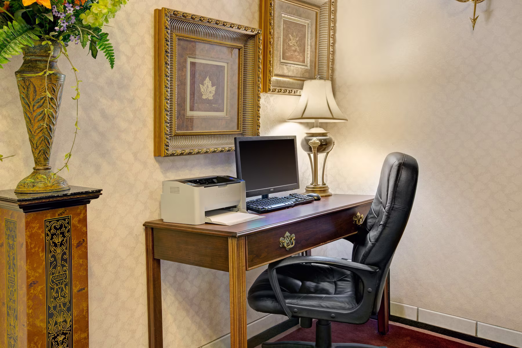 Days Inn & Suites Hickory