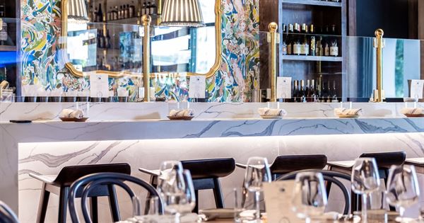 Dorothy's Cocktail & Oyster Bar