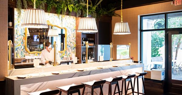 Dorothy's Cocktail & Oyster Bar