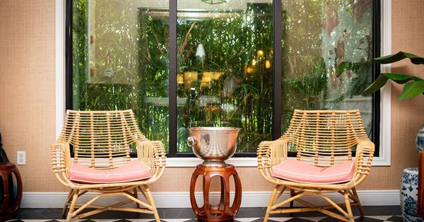 Dorothy's Cocktail & Oyster Bar