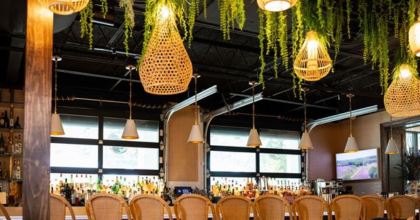 Dorothy's Cocktail & Oyster Bar