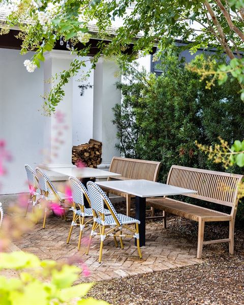 Dorothy's Cocktail & Oyster Bar