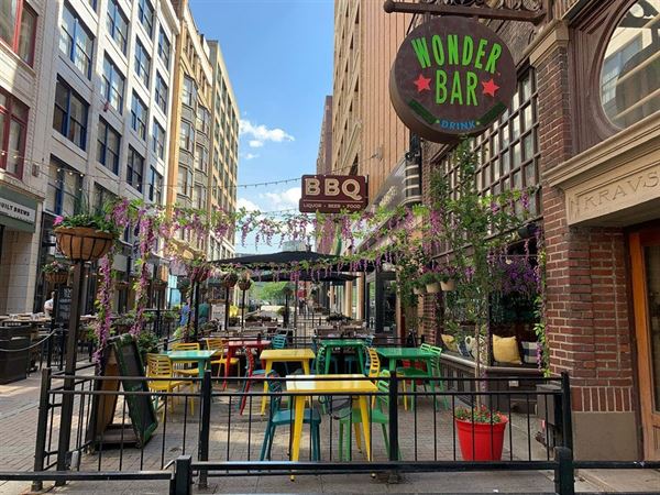 Wonder Bar