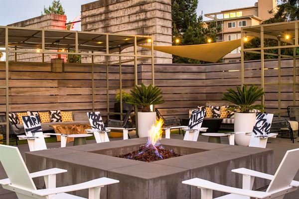 Hotel Paradox, Autograph Collection