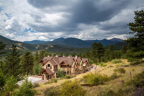 Della Terra Mountain Chateau