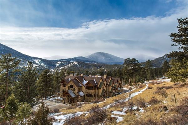 Della Terra Mountain Chateau