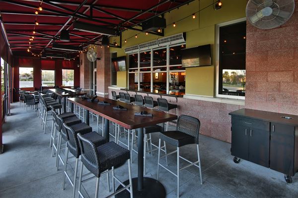 Marlow's Tavern Lee Vista