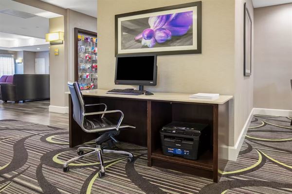 La Quinta Inn & Suites DFW Airport South / Irving
