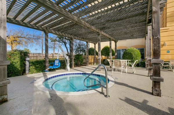 La Quinta Inn & Suites DFW Airport South / Irving