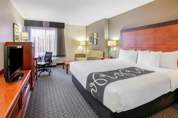 La Quinta Inn & Suites DFW Airport South / Irving