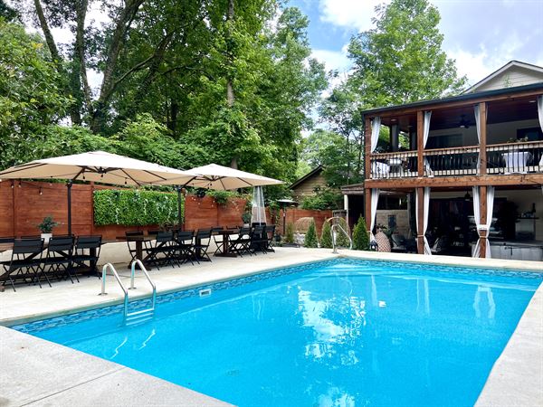 L'Eau Hill House: Resort-Style Event Space