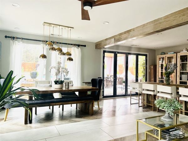 L'Eau Hill House: Resort-Style Event Space