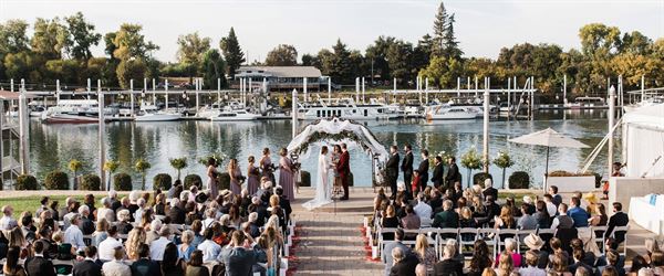 Scott's Seafood On the River