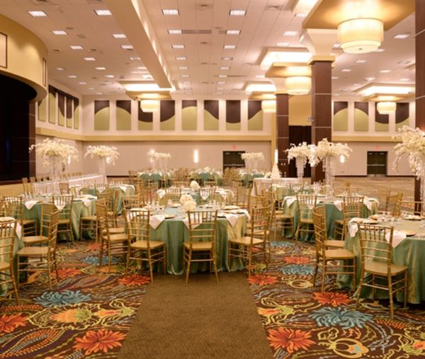 Oasis Hotel and Convention Center