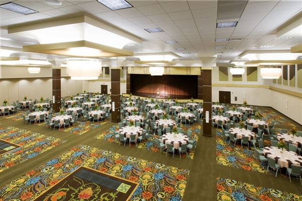 Oasis Hotel and Convention Center