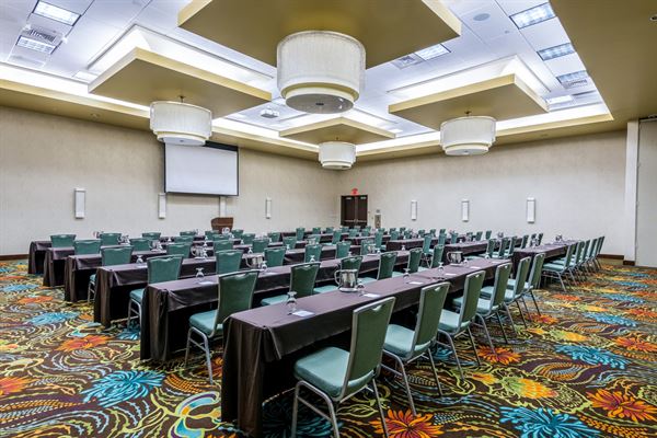 Oasis Hotel and Convention Center