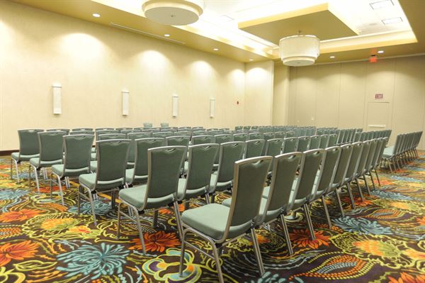 Oasis Hotel and Convention Center