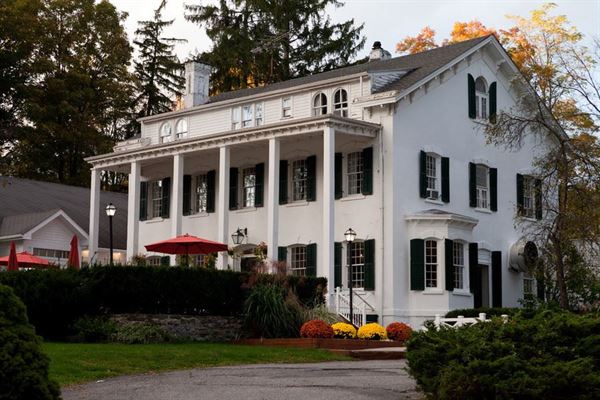 Restaurant Six at Curry Estate