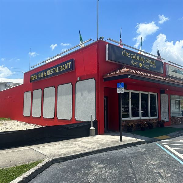 The Galway Shawl Irish Pub