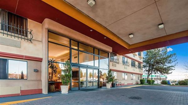 Best Western Plus - Orchid Hotel & Suites