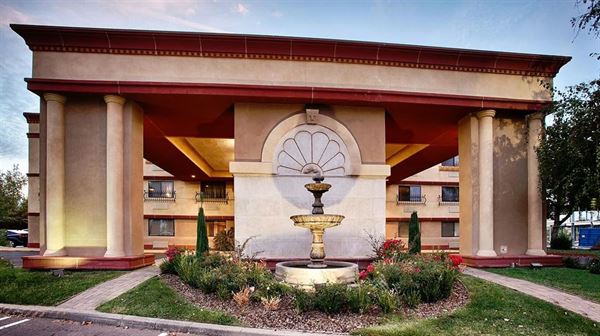 Best Western Plus - Orchid Hotel & Suites