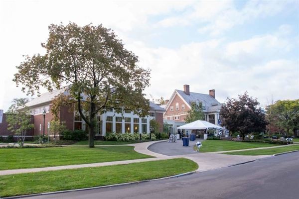 Linsalata Alumni Center