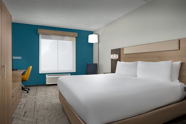 Holiday Inn Express & Suites Greensboro - Airport Area