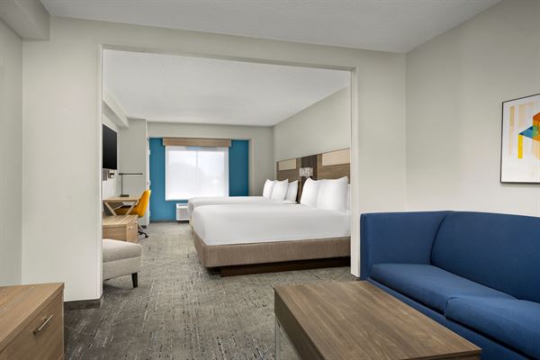 Holiday Inn Express & Suites Greensboro - Airport Area