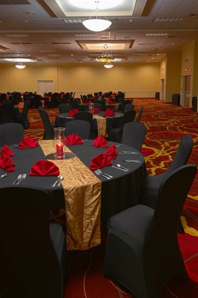 MCM Eleganté Hotel and Suites