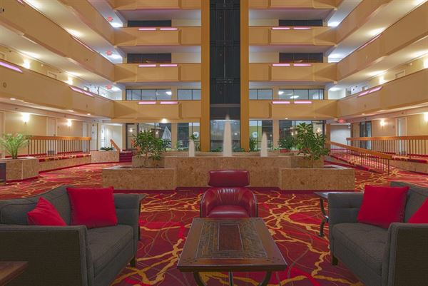 MCM Eleganté Hotel and Suites