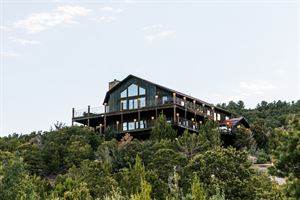 Cedar Bend Lodge Cabin