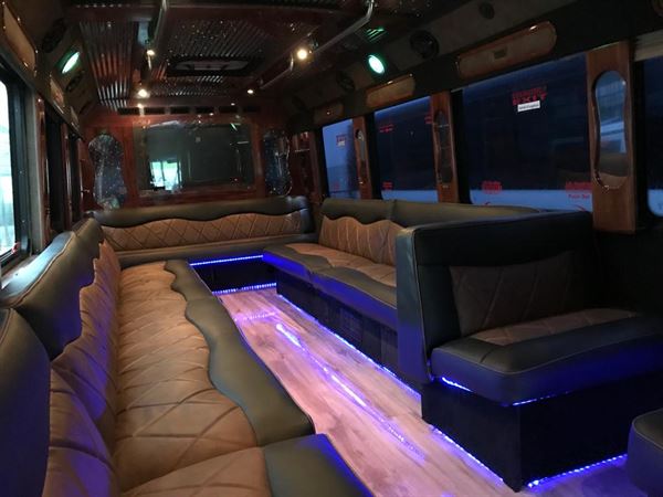 Ontario Luxury Limousine