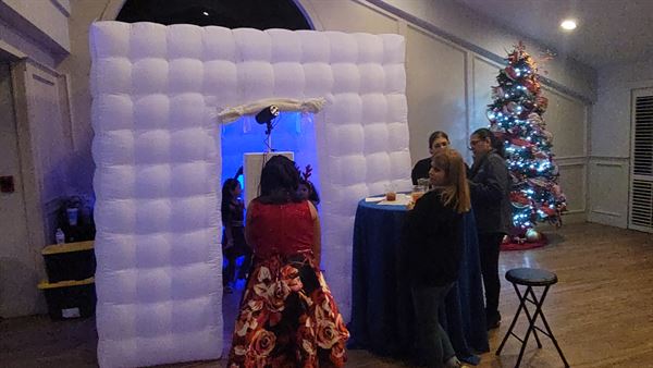 Exceptional Dj and Photo Booth